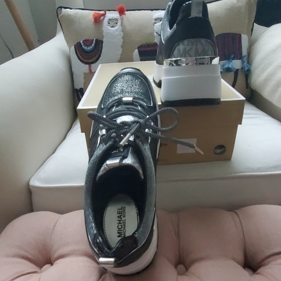 Michael Kors Cosmo Trainer sneackers in size 8M - Picture 3 of 8
